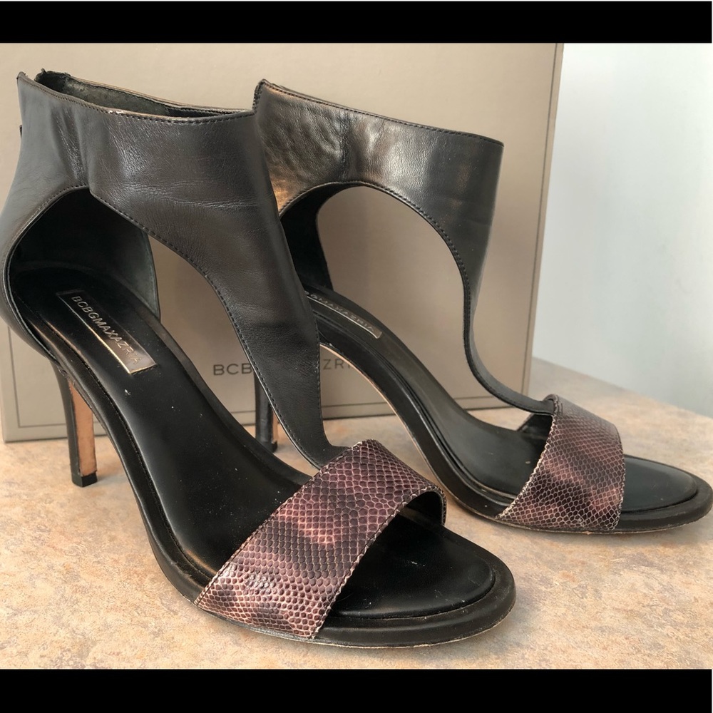 BCBG Maxazria sandals size 9M